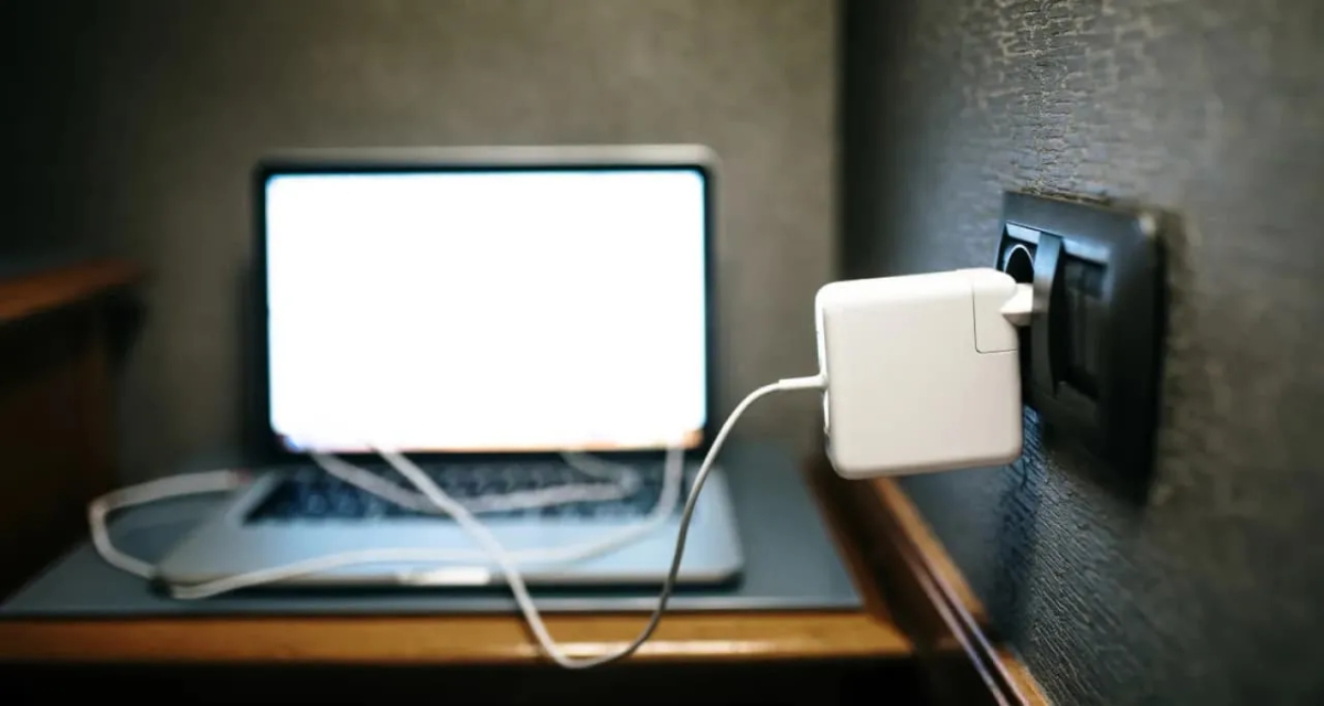 Ile prądu pobiera laptop gamingowy? Zaskakujące dane o zużyciu energii