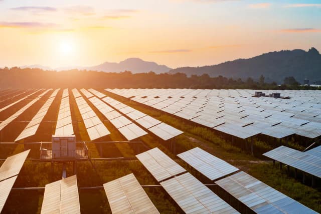 Ile prądu produkuje fotowoltaika 3kW? Zaskakujące wyniki produkcji energii Ile prądu produkuje fotowoltaika 3kW? Zaskakujące wyniki produkcji energii