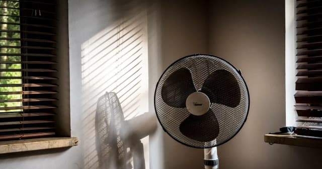 Ile prądu pobiera wiatrak i jak zaoszczędzić na rachunkach? Ile prądu pobiera wiatrak i jak zaoszczędzić na rachunkach?