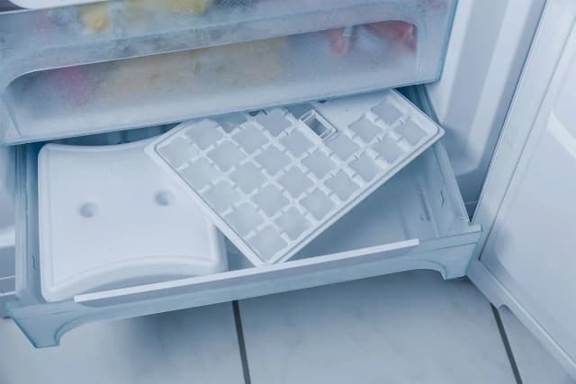 Ile prądu zużywa zamrażarka na dobę? Zaskakujące fakty o kosztach energii Ile prądu zużywa zamrażarka na dobę? Zaskakujące fakty o kosztach energii